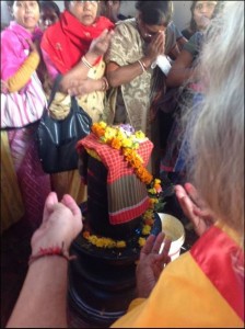 Puja at Shiva Lingam, Dakshineswar