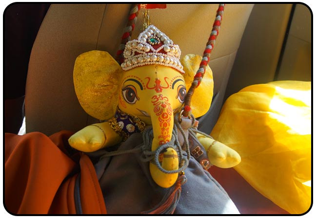 shree-maa-traveling-with-ganesh