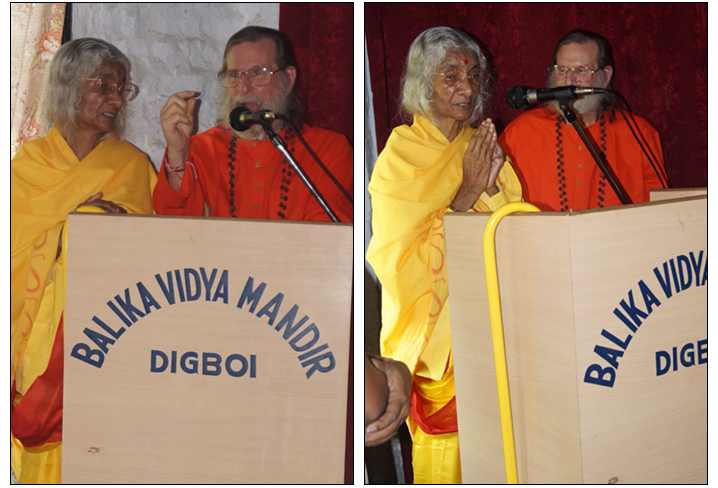 maa-and-swamiji-talk-to-digboi-girls