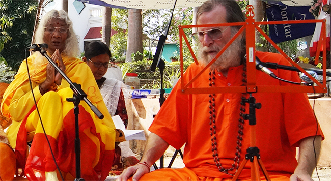 maa-swamiji-worship