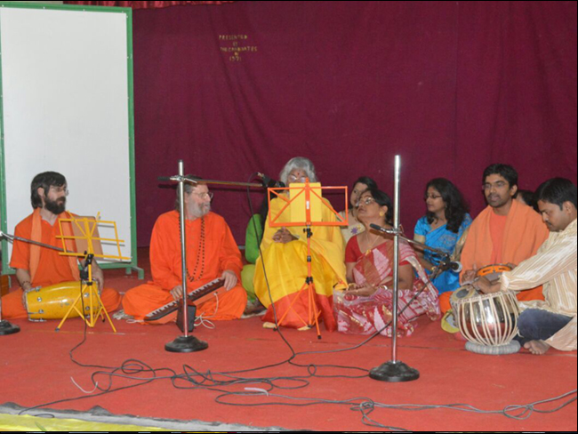 shree-maa-sings-at-digboi-school