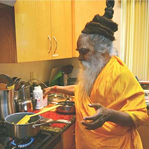 swami-ramkripaluji-cooking-2-300x300