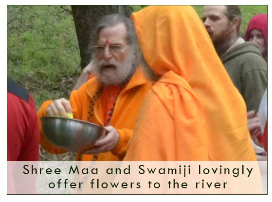 swamiji-flowers-river-1