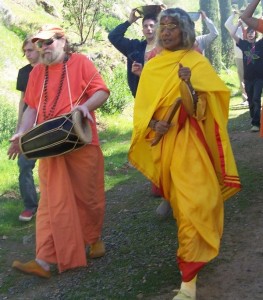 maa and swamiji jammin